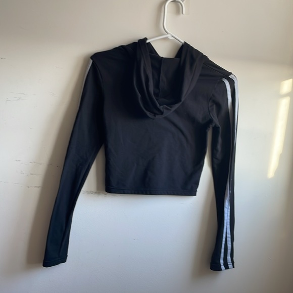 Black Cropped Top - Picture 2 of 2